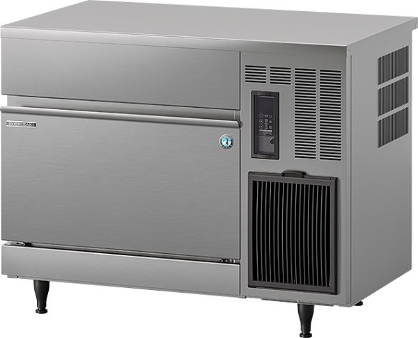 890